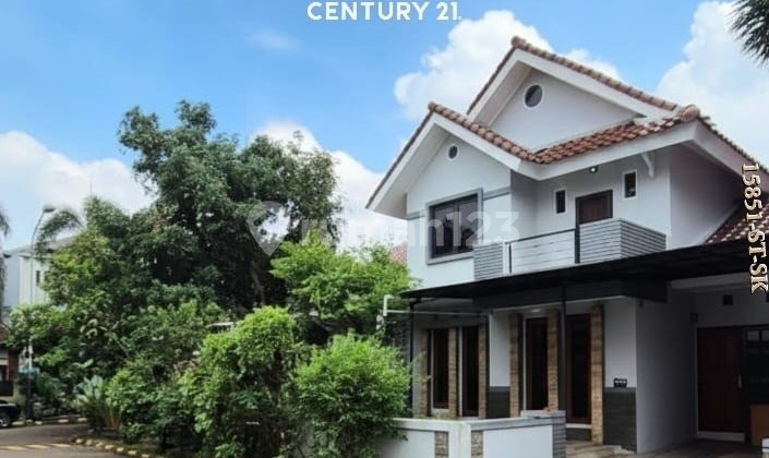 Dijual Rumah Posisi Hook dengan Lokasi Strategis di Sektor 9