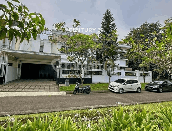 For Sale Beautiful Hook Position House in Sector 9 Bintaro