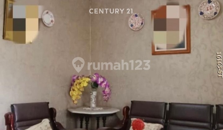 Dijual Rumah dengan Lokasi Strategis Row Jalan Lebar di Bintaro 2