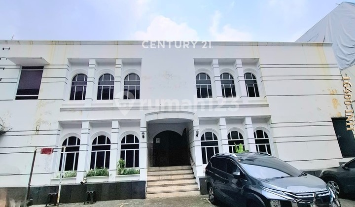Dijual Gedung Exclusive Area Komersial Strategis di Jak Sel
