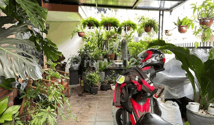 Dijual Rumah Hook Asri Terawat Aman Dan Nyaman Di Graha Raya 2