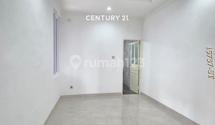 For Sale, Ready to Occupy and Hommy in Sector 9 Bintaro 2