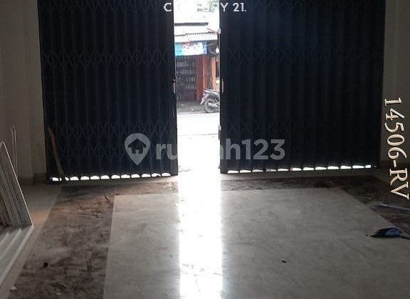 FOR SALE 1 UNIT SHOPHOUSE STRATEGIC LOCATION SUITABLE FOR BUSINESS