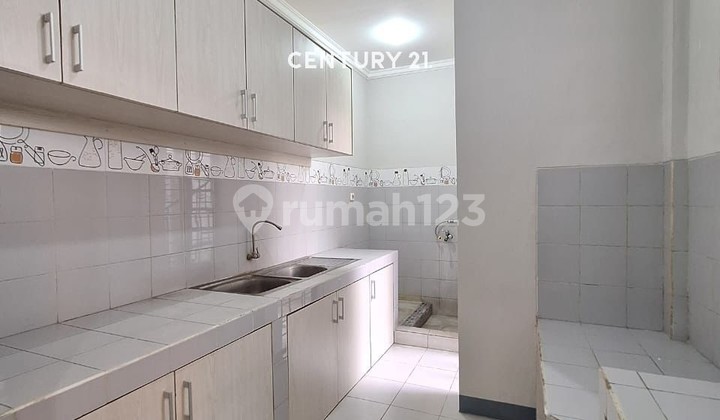 For Rent Hommy Neat House Ready to Occupy in Sector 3 Bintaro Jaya