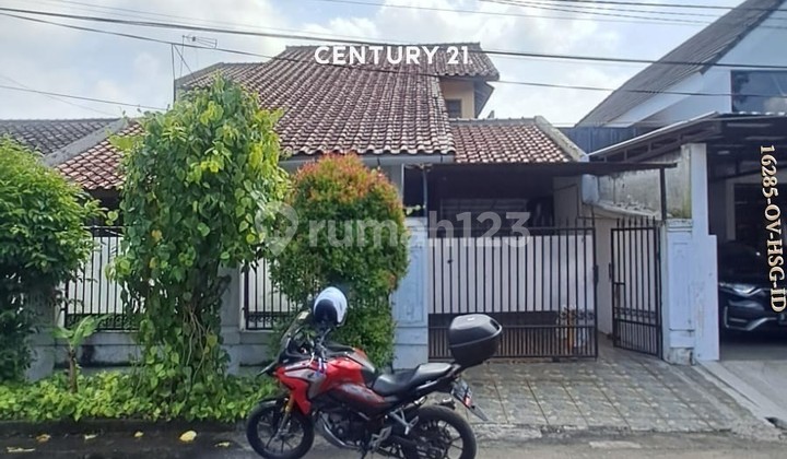 Rumah Luas dengan Lingkungan yang Tenang di Bintaro