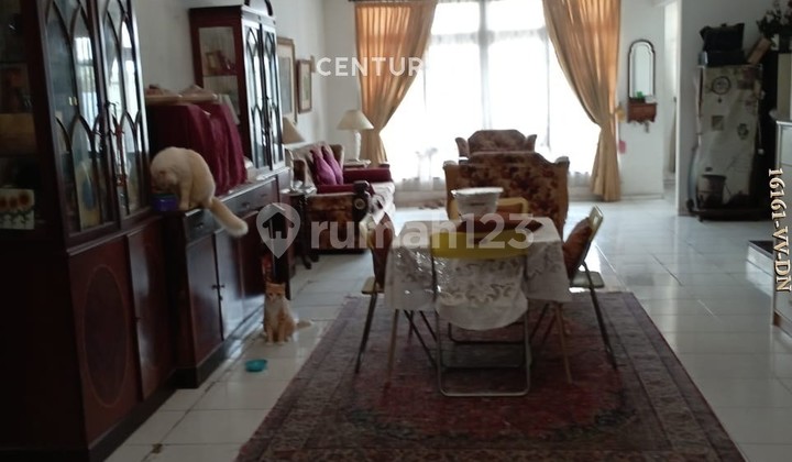 Quick Sale Comfortable House with Spacious Yard in Bintaro Sector 9 2