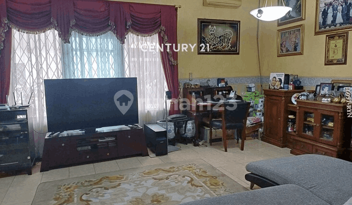 For Sale House in Kebayoran Lama, South Jakarta