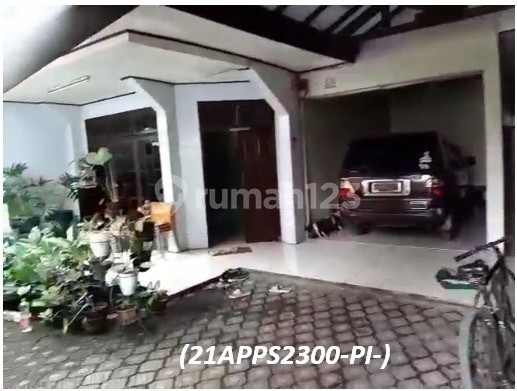 Spacious House with Good Air Circulation in Pondok Aren