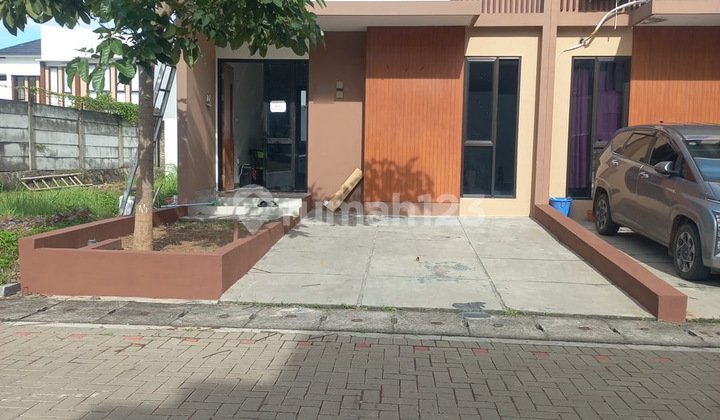 Hunian 2 Lantai Hook Perumahan Elit Seion 2