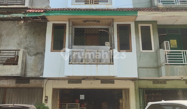 Strategic Shop House in the Center of Cilegon City, Suitable for Business