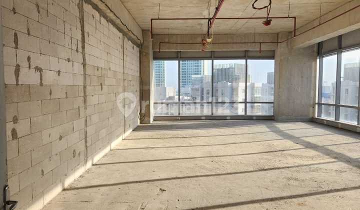 Office in Soho Capital for Rent, Direct Access to Central Park and Near Highway