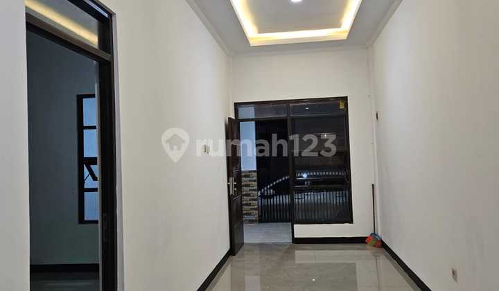 Comfortable Move-In Ready House in Bumi Panyileukan, Bandung