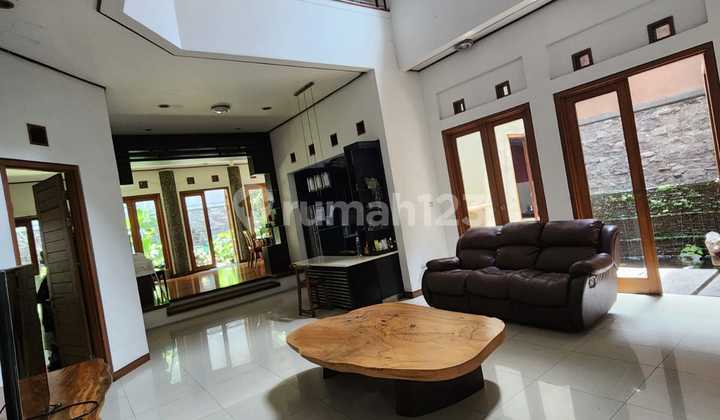 Spacious Beautiful House in Batununggal Bandung Spacious Beautiful House in Batununggal Bandung