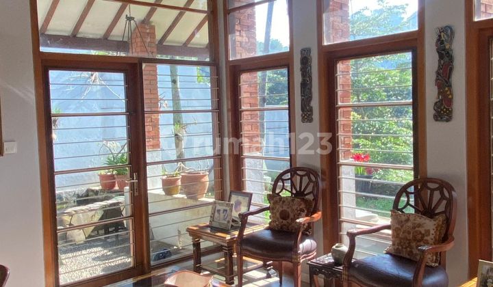 Beautiful House View of Tahura in Dago Bandung Beautiful House View of Tahura in Dago Bandung