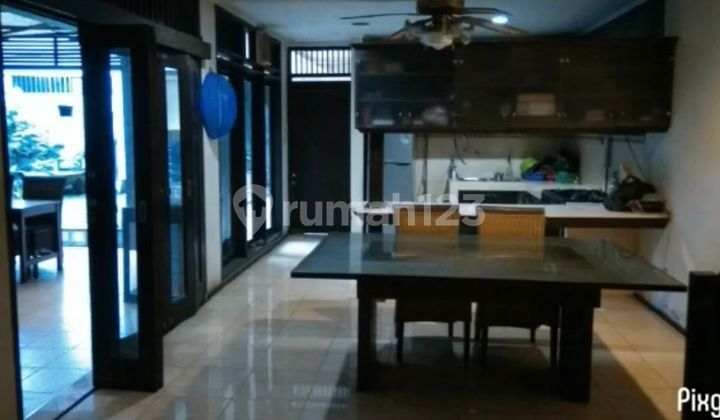 Rumah Keluarga Besar di Turangga Bandung Kota 2