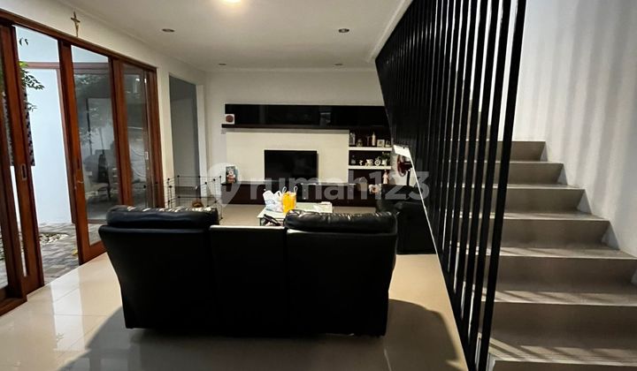 Spacious House in Buah Batu Square Bandung City Spacious House in Buah Batu Square Bandung City