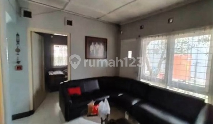 Rumah Lebar Ada Taman di Ciateul Bandung Kota 2