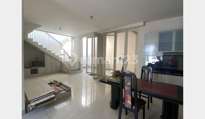 DISEWAKAN RUMAH GRAND PAKUWON SEMI FURNISHED 2