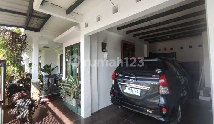 Dijual Rumah cantik di jalan Merkuri Margahayu Raya Bandung 