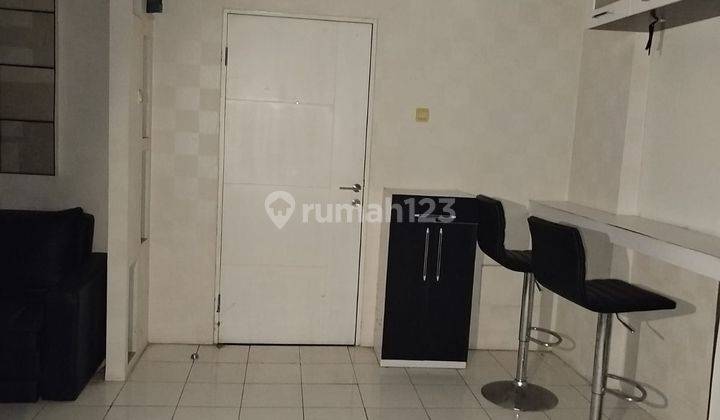 Dijual Murah Jual Apartemen Emerald Gateway Cicadas Dengan 3 kamar tidur Semi Furnish 2