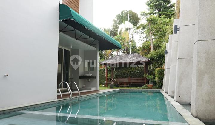 Rumah Mewah Furnish di Citra Green Dago Bandung One Gate System,Private Pool 2