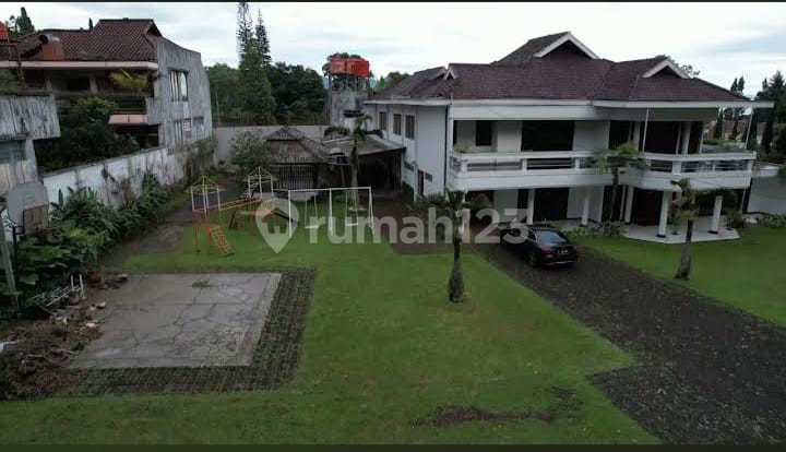 Villa Mewah Main Road bisa untuk Invest di Setiabudi Bandung Kawasan Wisata