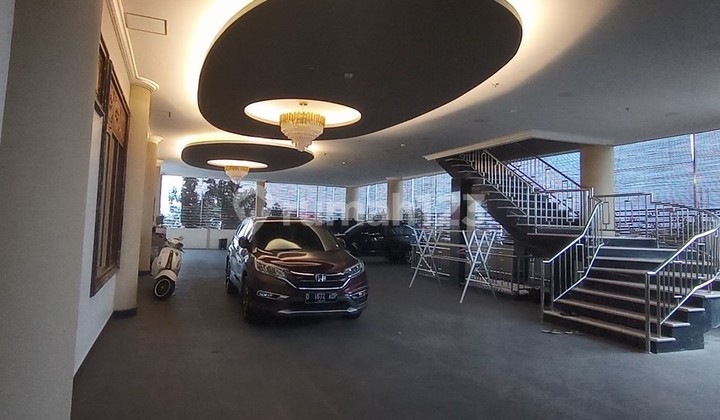 Dijual Cepat  Rumah 3 Lantai  Super Luxury - Private & Exclusive Full Fasilitas ! di Antapani Bandung