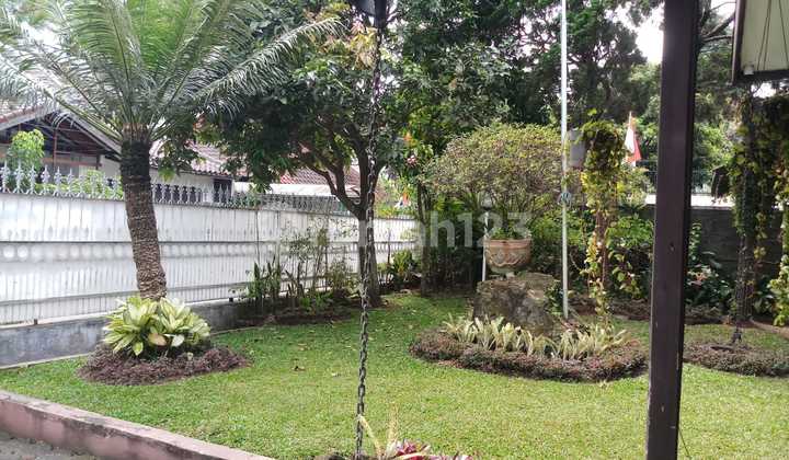Luxury and Classic House in Gegerkalong Bandung Near Sarijadi