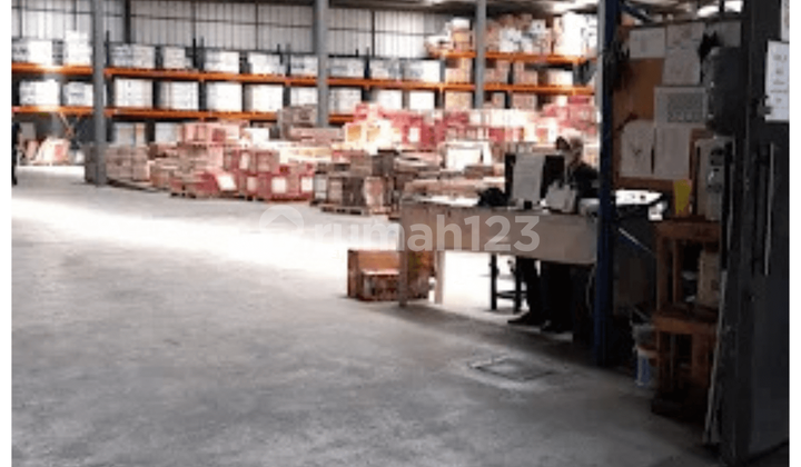 Gudang rapi akses kontainer 40 ft di Soekarno Hatta Bandung