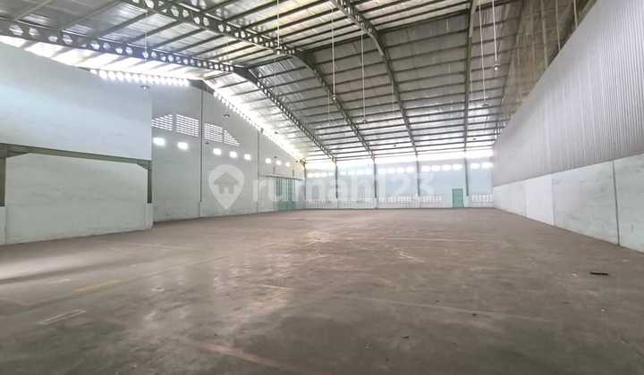 Gudang Rapi akses kontainer 40 ft di Soekarno Hatta Bandung