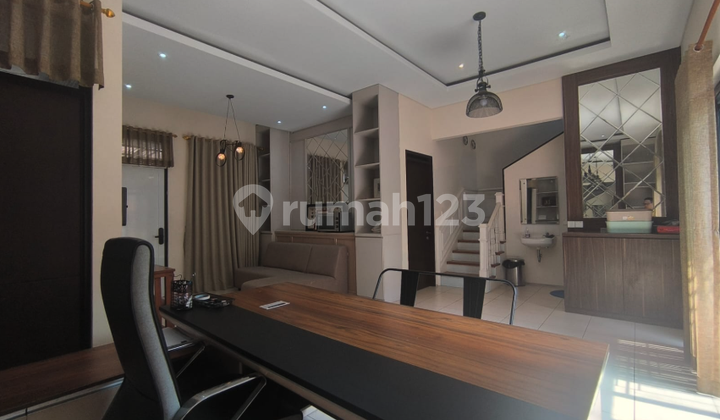 Rumah Furnished Bagus 2 Lantai Murah di Kota Baru Parahyangan