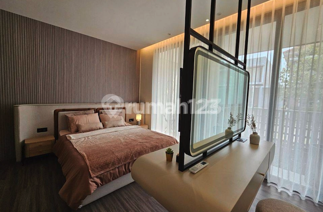 Rumah Cantik Hook Full Furnished di Kota Baru Parahyangan