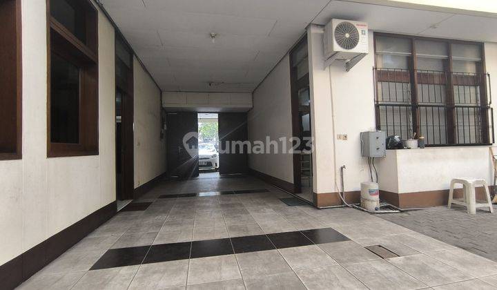 Rumah Bagus Semi Furnished  di Mainroad Veteran, Bandung 1