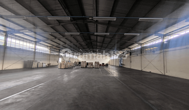 Gudang rapi ada ruangan kantor akses kontainer 40 ft Bandung Gudang rapi ada ruangan kantor akses kontainer 40 ft Bandung