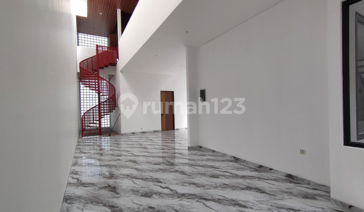 Minimalist Modern House in Setraduta Bandung 2