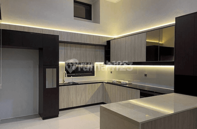 Rumah 2 Lantai Sudah Renovasi Furnished SHM di Kota Baru Parahyangan, Bandung 1