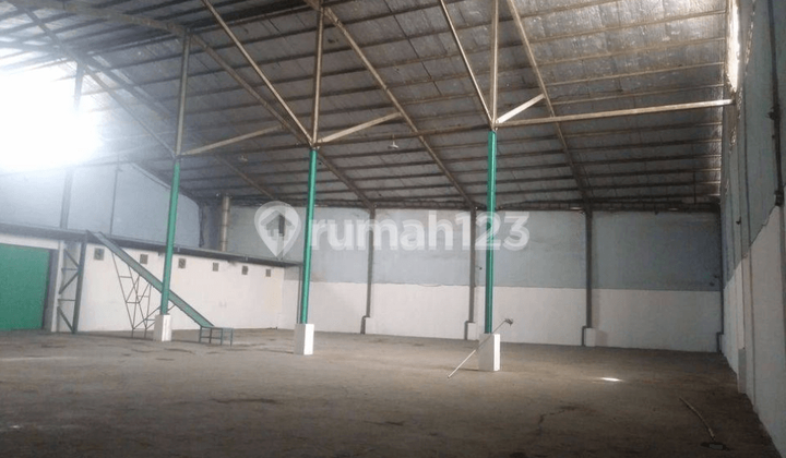 Gudang 1/2 lantai di Cigondewah Bandung Siap Pakai
