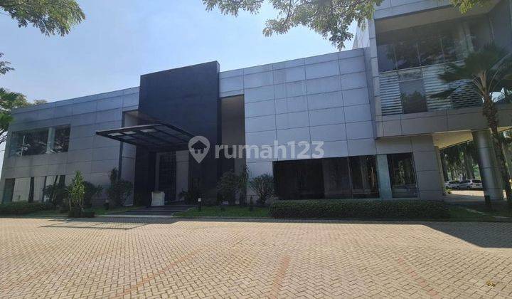 Gedung Serba Guna di Samping Jalan Raya Style Minimalis Modern 1