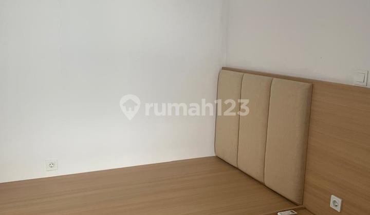 disewakan rumah golf island  brand new 5 x 15 3 lantai semi furnish siap huni 