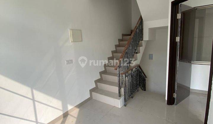 Dijual Rumah Pik 2 Tahap 2 6 X 10 3 Lantai Dan 3 Kamar 2