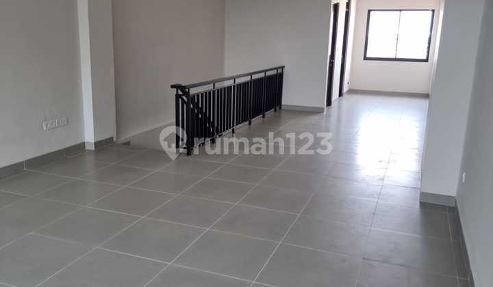 For Rent: Ebony Sea Batavia Shop House, 3 Floors Ready to Use, Two-Sided Access