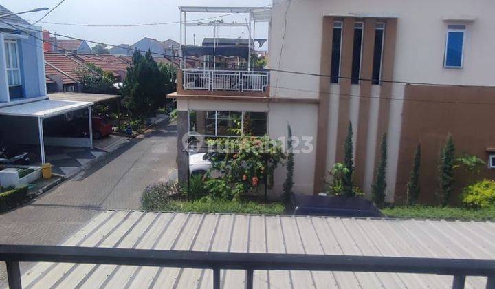 Dijual rumah minimalis 2 lantai di Grands Sharone 2