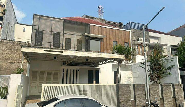 Dijual rumah cocok buat kost2an di dekat Setra sari Mall 1