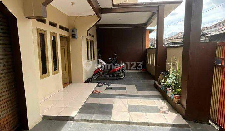 Dijual Rumah Dan Tempat Usaha 3 Lantai Di Taman Cibaduyut 2