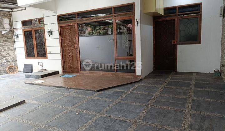 Disewakan Rumah Asri Di Dalam Cluster Di Batununggal 1