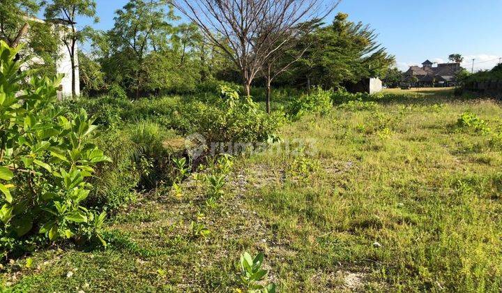 Land for sale in Petitenget location 1