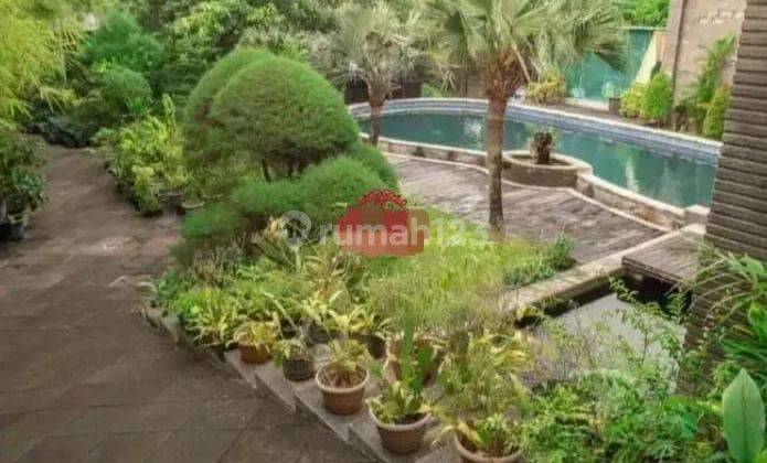 Villa Jual Lokasi Gatot Subroto Barat 1