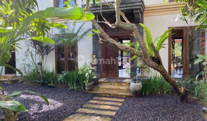 Villa Jual Lokasi Berawa 1