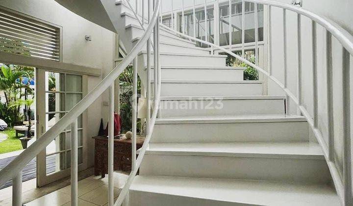 Villa for sale in Batu Belig location 1