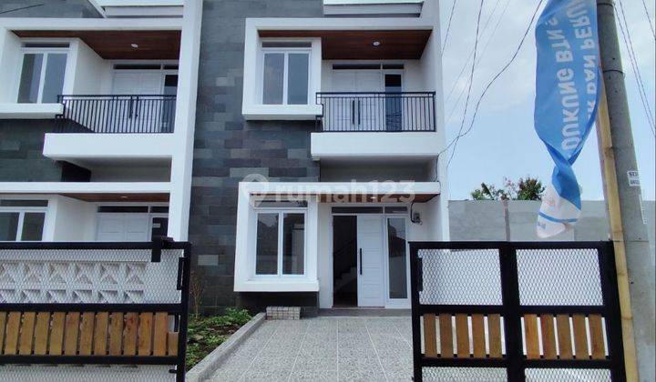 Rumah Murah Dengan Desain Minimalis Modern Di Cibiru Bandung
 1